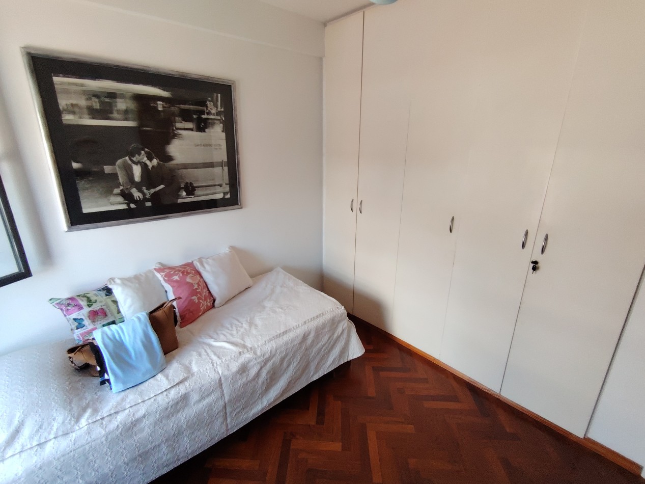 MORENO 1494  PISO 09  DTO "A"