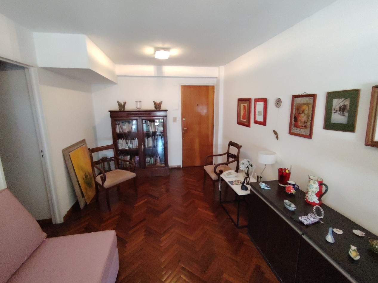 MORENO 1494  PISO 09  DTO "A"