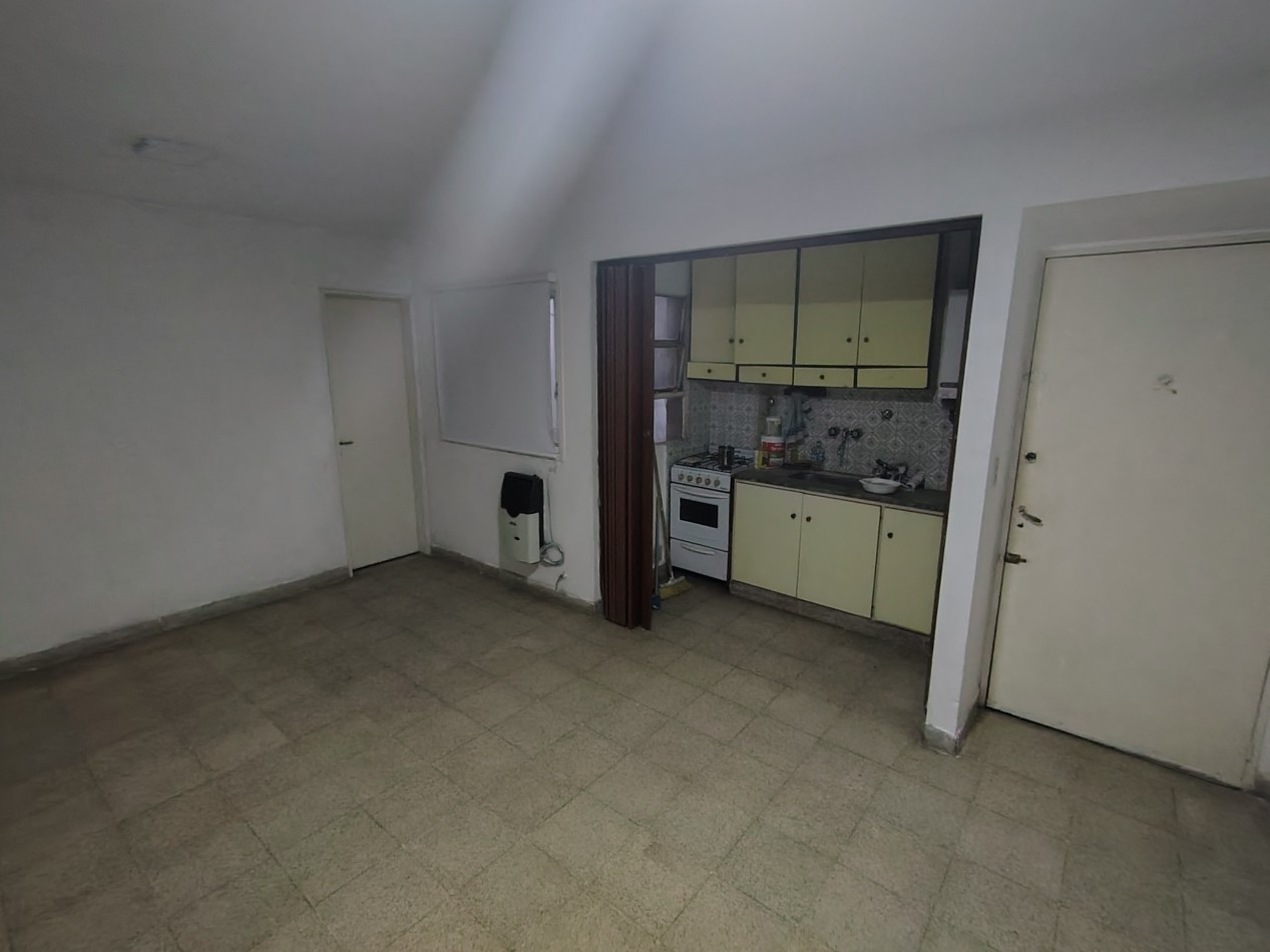 COLON 1420  PISO 02  DTO 02